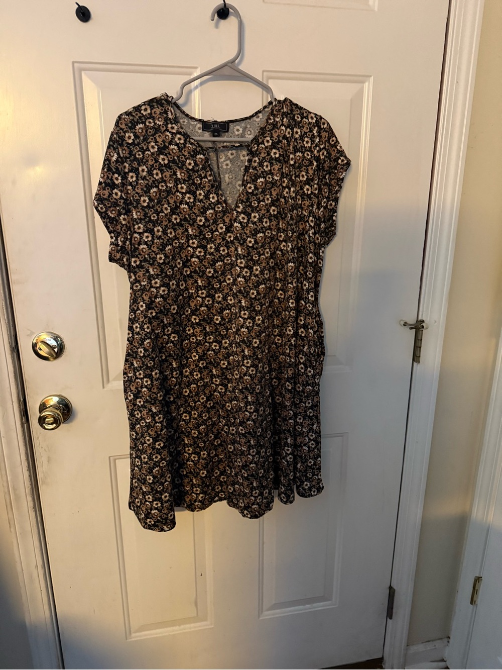 Vibe Black Floral Scoop Neck Dress Size 2x